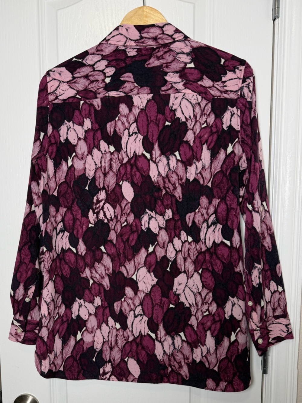 Talbots Feather Print Button Front Shirt Purple Size Medium Petite - Picture 4 of 5